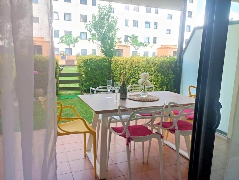 Apartamento En Primera Linea De Mar Rosas Exterior foto