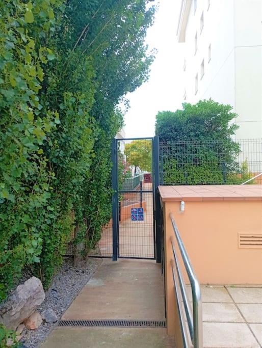 Apartamento En Primera Linea De Mar Rosas Exterior foto