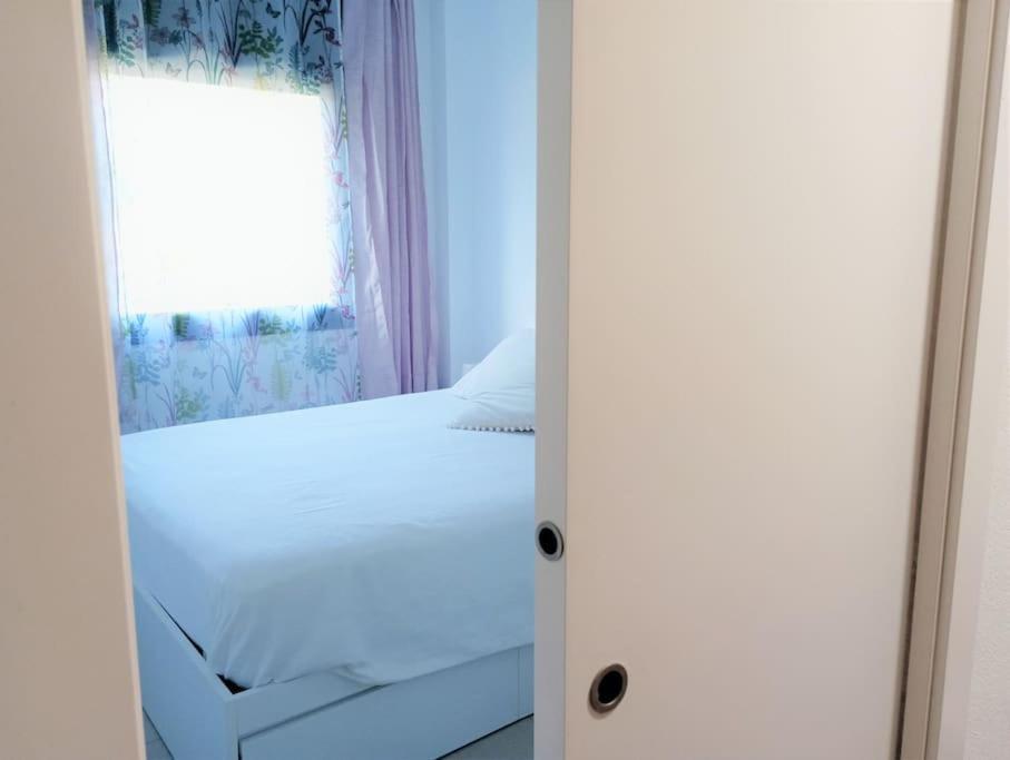 Apartamento En Primera Linea De Mar Rosas Exterior foto